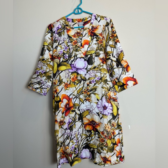 Chicos floral patterned v-neck dress in size 00 - Picture 3 of 10